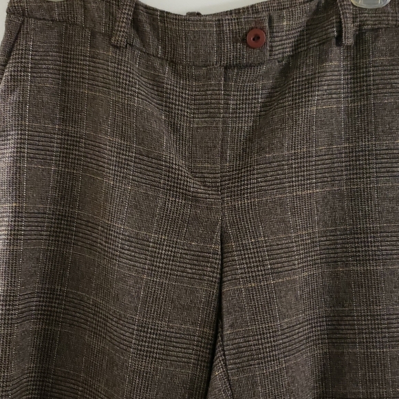 Knee length Shorts size Small - Picture 2 of 5